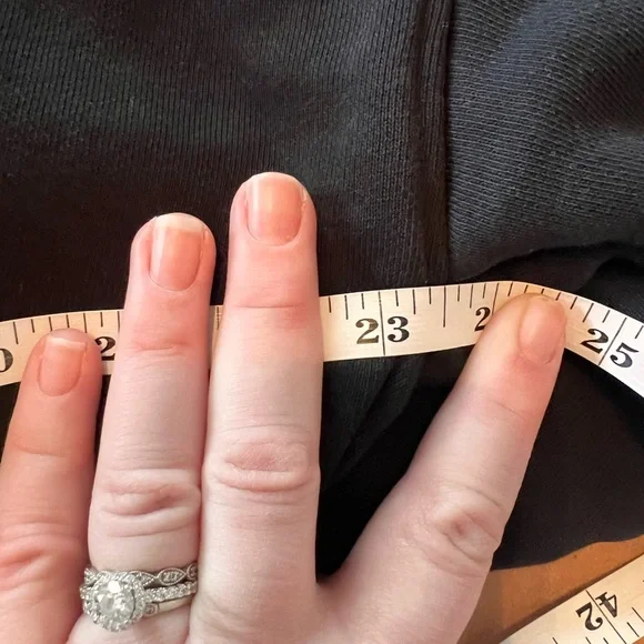 Gymshark x Leana Deeb Sweatshirt in Black size Large - Picture 8 of 9